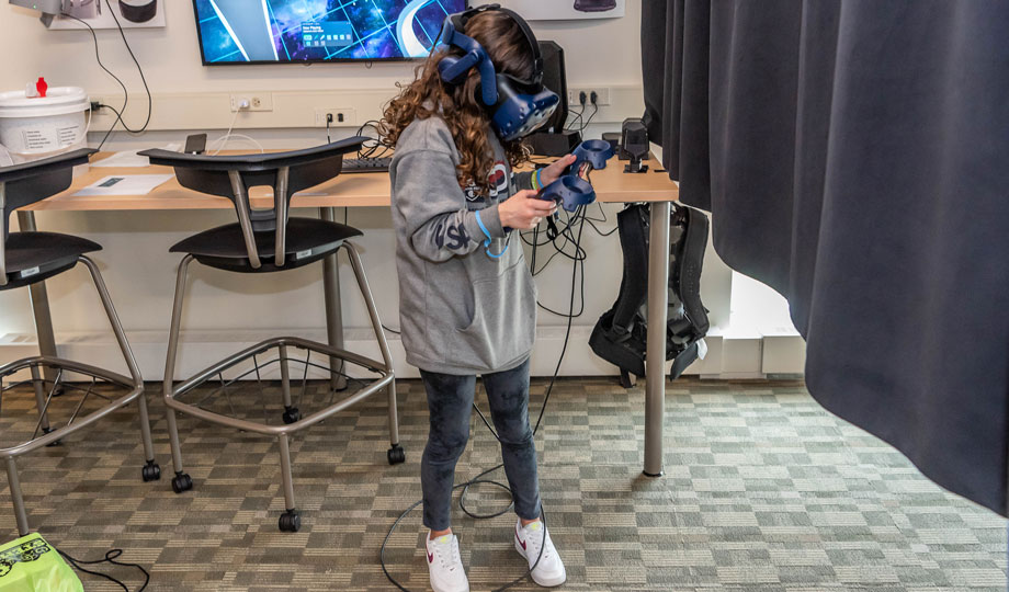 a student at STEMCON using an ARVR headset